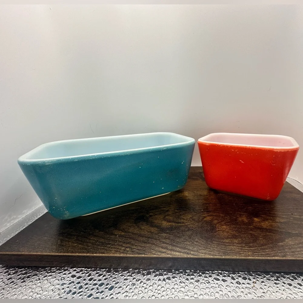 Vintage Pyrex Turquoise & Red Fridgie Storage Containers No Lids Set of 2